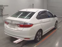 Honda GRACE лот № 30835 оценка 4  с аукциона в Японии 1