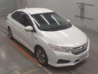 Honda GRACE лот № 30835 оценка 4  с аукциона в Японии 4