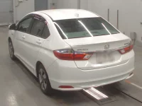 Honda GRACE лот № 30835 оценка 4  с аукциона в Японии 5