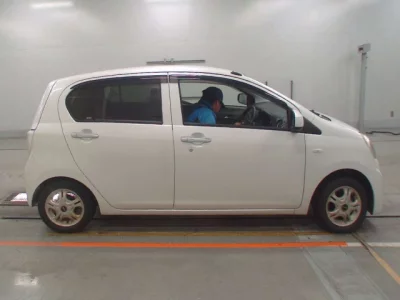 Daihatsu MIRA E S  с аукциона в Японии