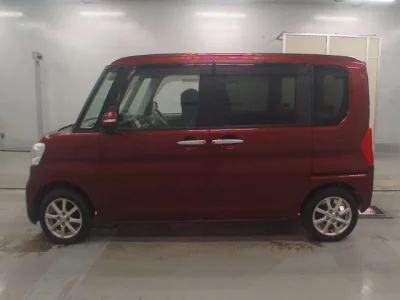 Daihatsu TANTO  с аукциона в Японии