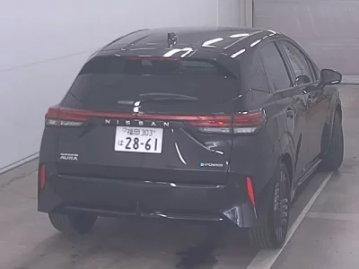 Nissan Aura