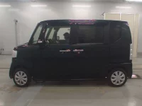 Honda N BOX лот № 50310 оценка 4  с аукциона в Японии 3