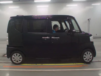 Honda N BOX  с аукциона в Японии