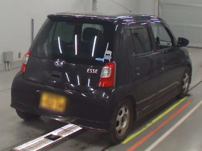 Daihatsu Esse