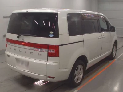 Mitsubishi Delica D:5