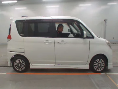 Mitsubishi Delica D:2