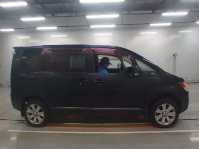Mitsubishi DELICA D5