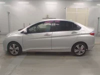 Honda GRACE лот № 10720 оценка 3.5  с аукциона в Японии 3