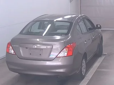 Nissan LATIO  с аукциона в Японии