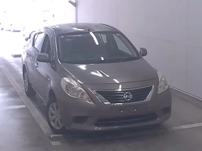 Nissan LATIO  с аукциона в Японии