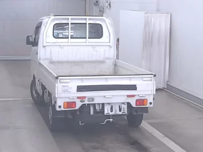 Nissan NT100 Clipper
