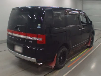 Mitsubishi Delica D:5