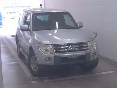 Mitsubishi PAJERO  с аукциона в Японии