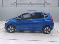 Honda FIT лот № 30065 оценка 4  с аукциона в Японии 3
