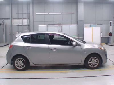 Mazda AXELA  с аукциона в Японии