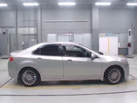 Honda ACCORD лот № 30338 оценка 4  с аукциона в Японии 2