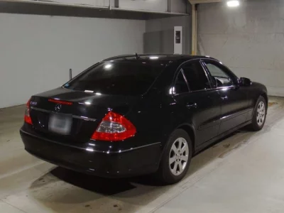 Mercedes-Benz E CLASS  с аукциона в Японии