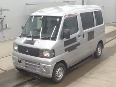 Mitsubishi Minicab Van