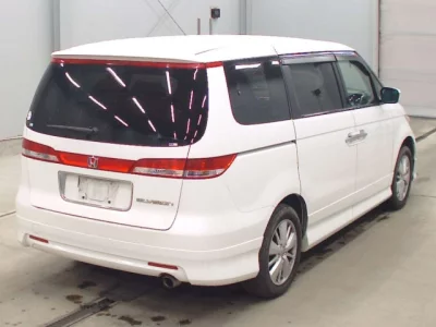 Honda ELYSION  с аукциона в Японии