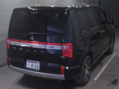 Mitsubishi Delica D:5