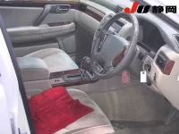 Toyota CROWN лот № 41 оценка 3.5  с аукциона в Японии 2