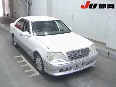 Toyota CROWN  с аукциона в Японии