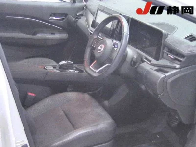 Nissan AURA