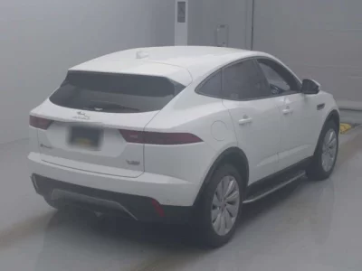 Jaguar E-PACE  с аукциона в Японии