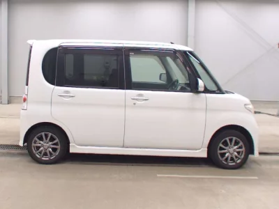 Daihatsu TANTO  с аукциона в Японии