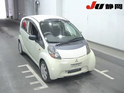 Mitsubishi i