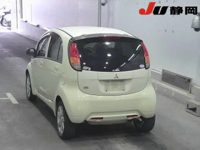 Mitsubishi i