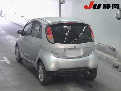 Mitsubishi i