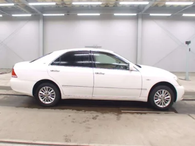 Toyota CROWN  с аукциона в Японии