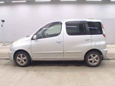 Toyota FUNCARGO  с аукциона в Японии