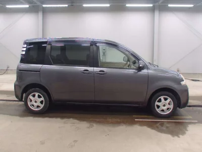 Toyota SIENTA  с аукциона в Японии