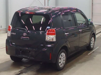 Toyota SPADE  с аукциона в Японии