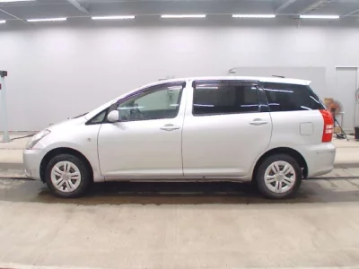 Toyota WISH  с аукциона в Японии