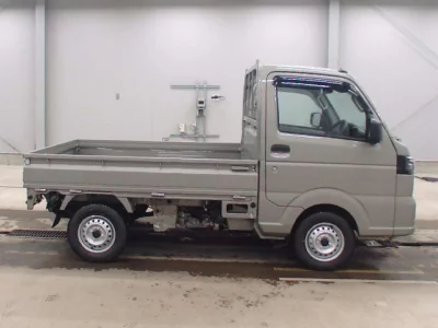 Nissan NT100 Clipper