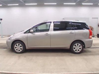 Toyota WISH  с аукциона в Японии