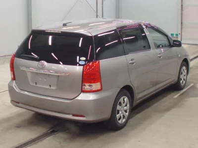 Toyota WISH  с аукциона в Японии
