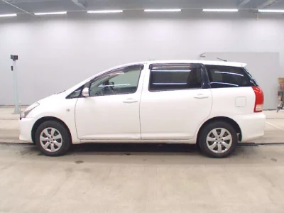 Toyota WISH  с аукциона в Японии