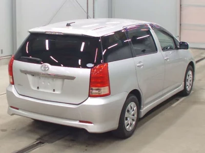Toyota WISH  с аукциона в Японии