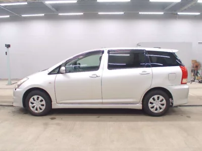 Toyota WISH  с аукциона в Японии