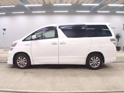 Toyota VELLFIRE  с аукциона в Японии