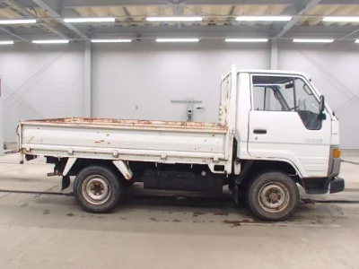 Toyota HIACE TRUCK  с аукциона в Японии
