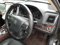 Toyota CROWN лот № 3208 оценка 4  с аукциона в Японии 6