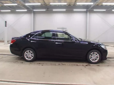 Toyota CROWN  с аукциона в Японии