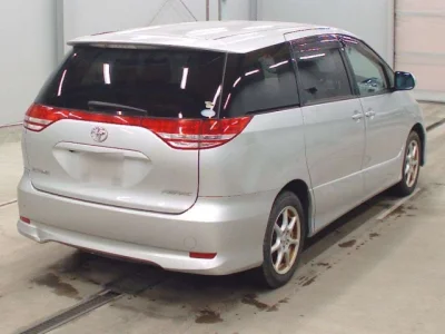 Toyota ESTIMA  с аукциона в Японии