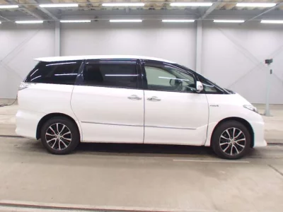 Toyota ESTIMA HYBRID